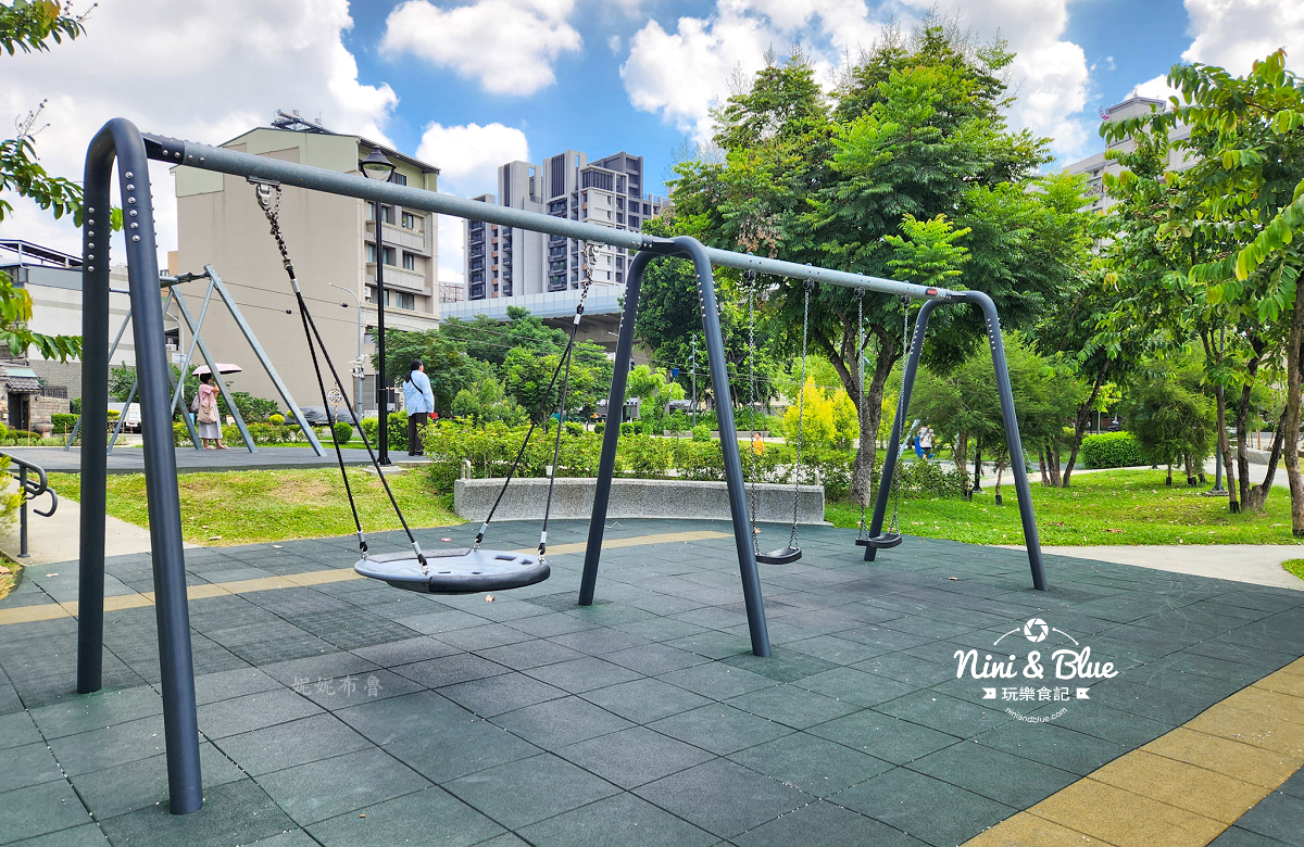 台中十全公園 – 超刺激雙軌滑索.大型攀爬遊戲設施就在台中東區十全共融友善公園