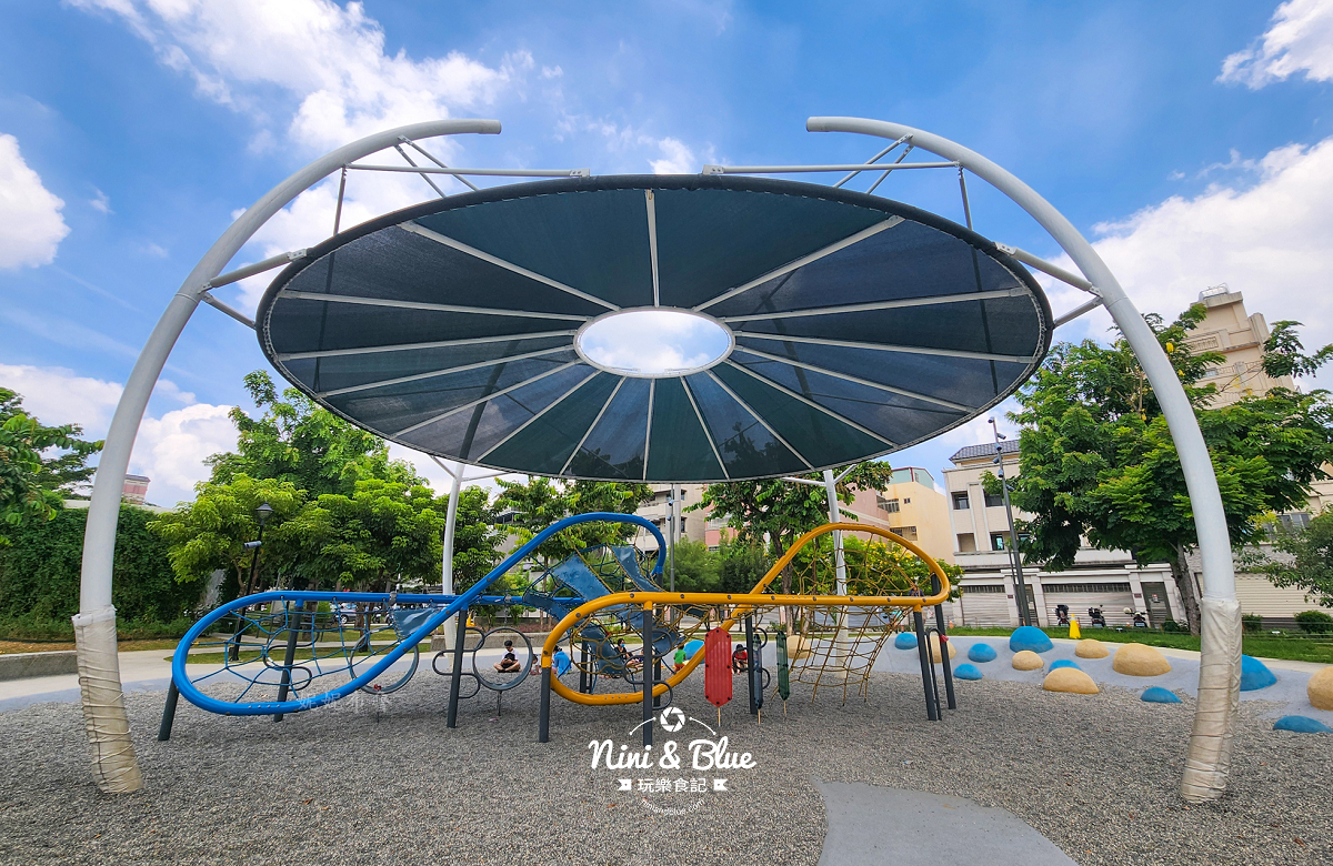 台中十全公園 – 超刺激雙軌滑索.大型攀爬遊戲設施就在台中東區十全共融友善公園