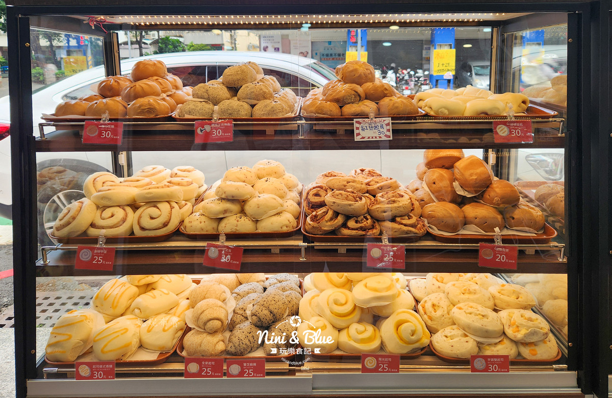 台中北區美食,台中北區,包子,爆漿包子,包囍饅頭台中漢口店,金沙奶皇包,爆漿巧克力包,老麵發酵