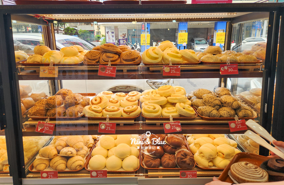 台中北區美食,台中北區,包子,爆漿包子,包囍饅頭台中漢口店,金沙奶皇包,爆漿巧克力包,老麵發酵