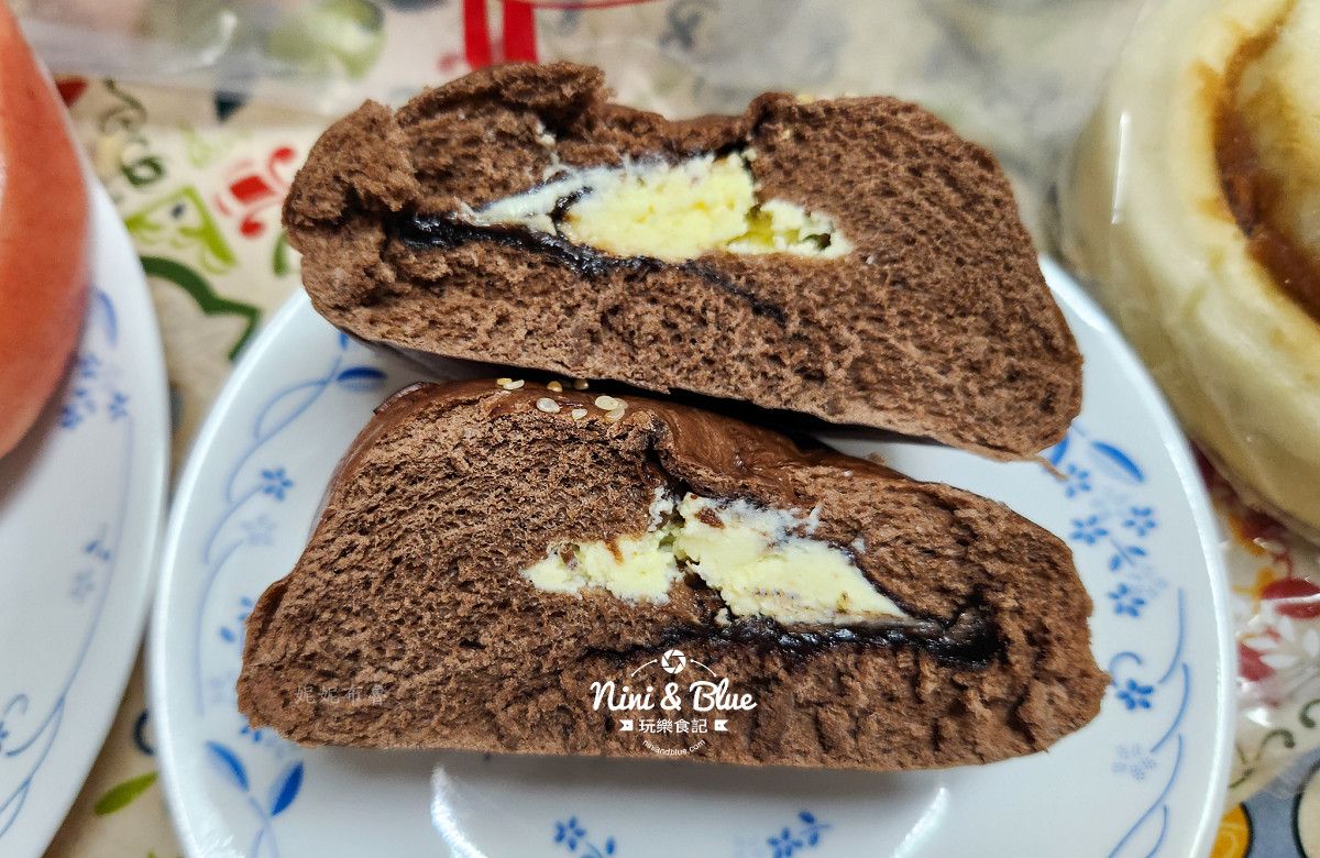 台中北區美食,台中北區,包子,爆漿包子,包囍饅頭台中漢口店,金沙奶皇包,爆漿巧克力包,老麵發酵