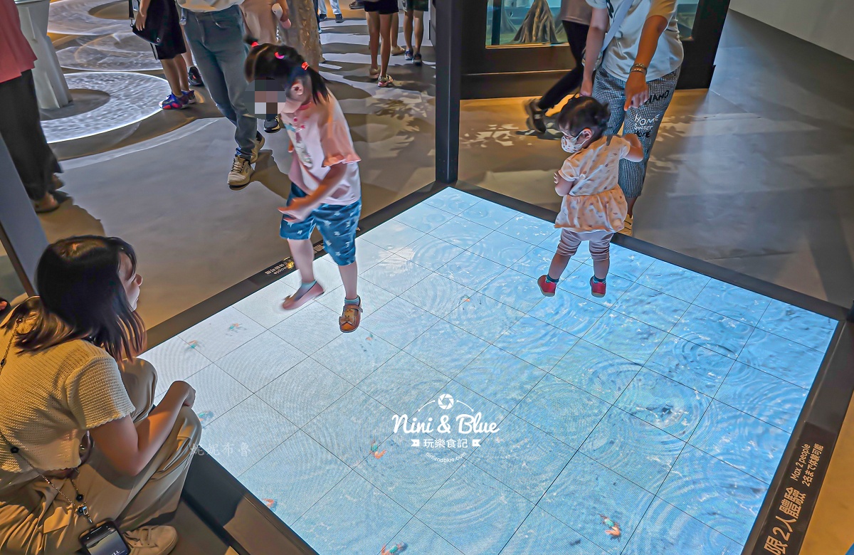 台中海洋館-首座台中水族館就在梧棲漁港旁.門票,營業時間,交通及8大展區全搞定！