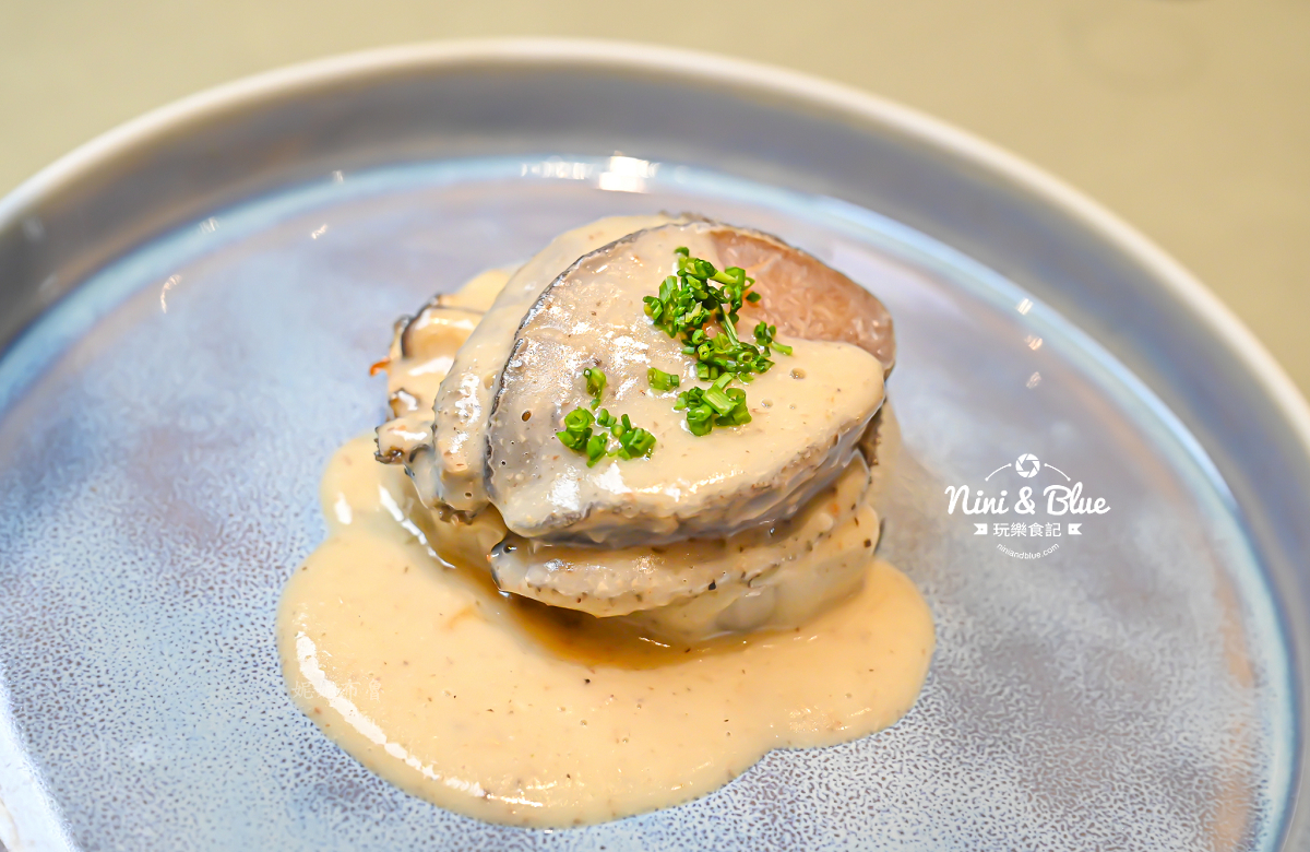 夏登法式鐵板燒 南非活鮑魚佐蘑菇奶油白醬
