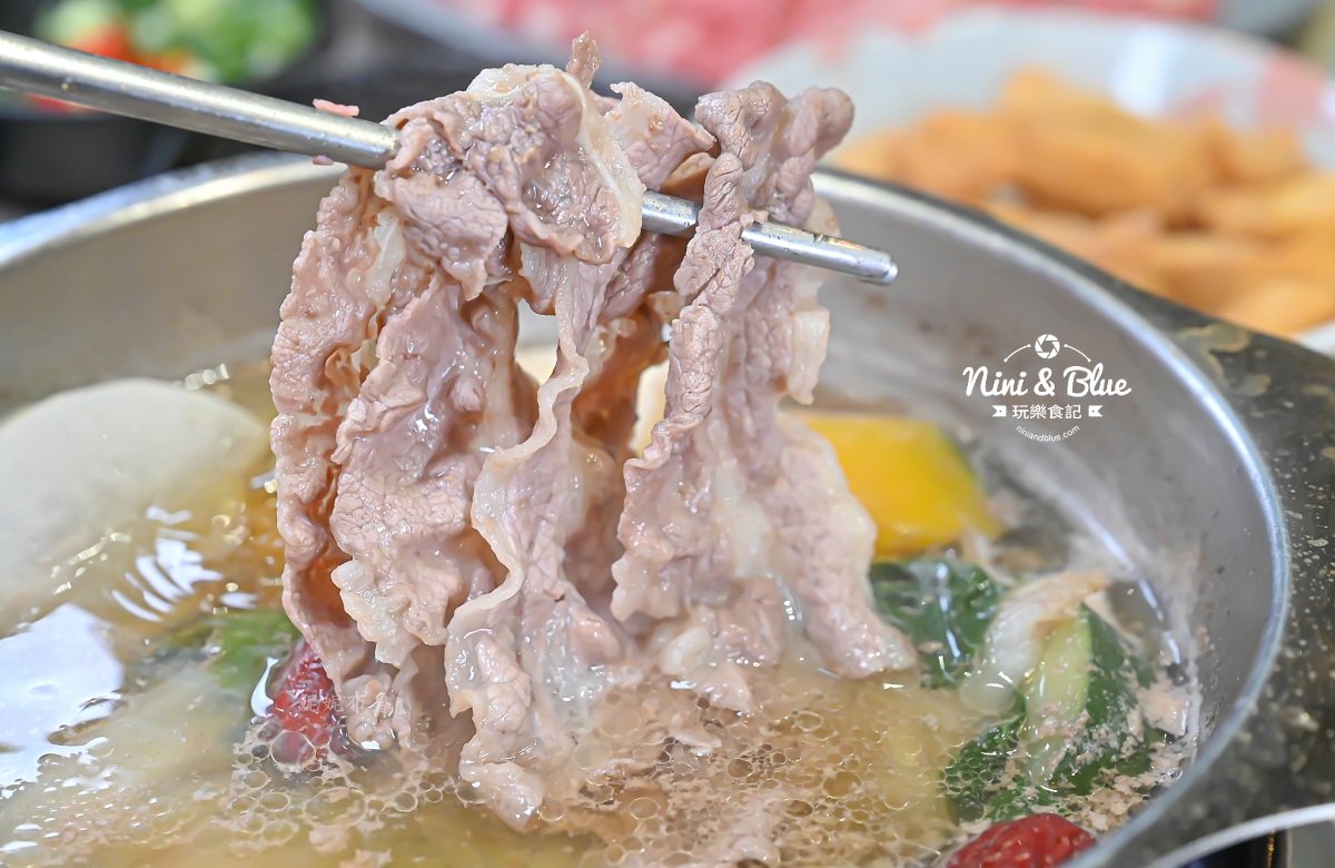 似錦涮 太平火鍋吃到飽 雪花牛燙熟