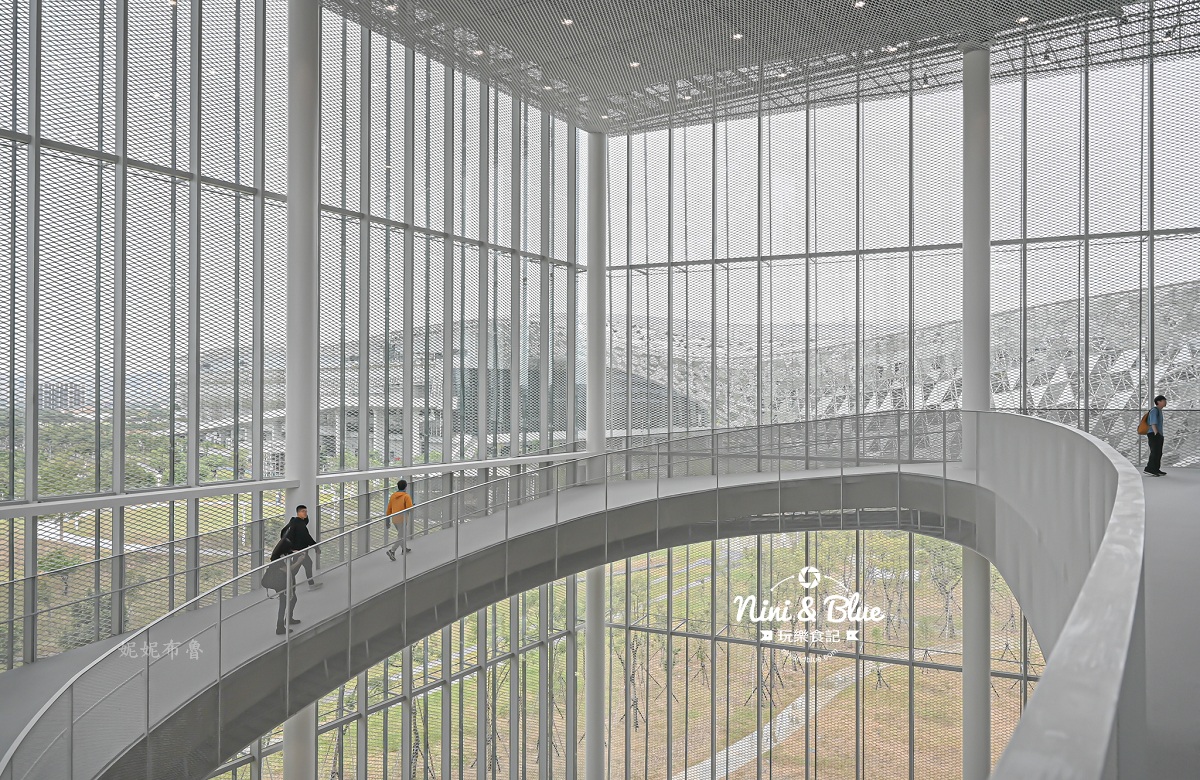台中綠美圖-首台灣座結合立美術館與市立圖書館新總館的複合式文化場館 @Nini and Blue  玩樂食記