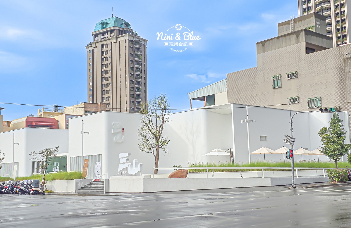 三山燒肉朝富店 大門