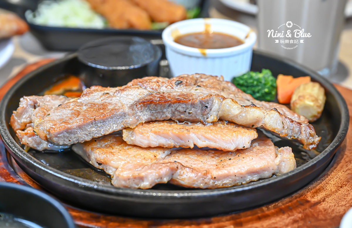 牛室炙燒牛排台中崇德 洲際棒球場美食 雙拼