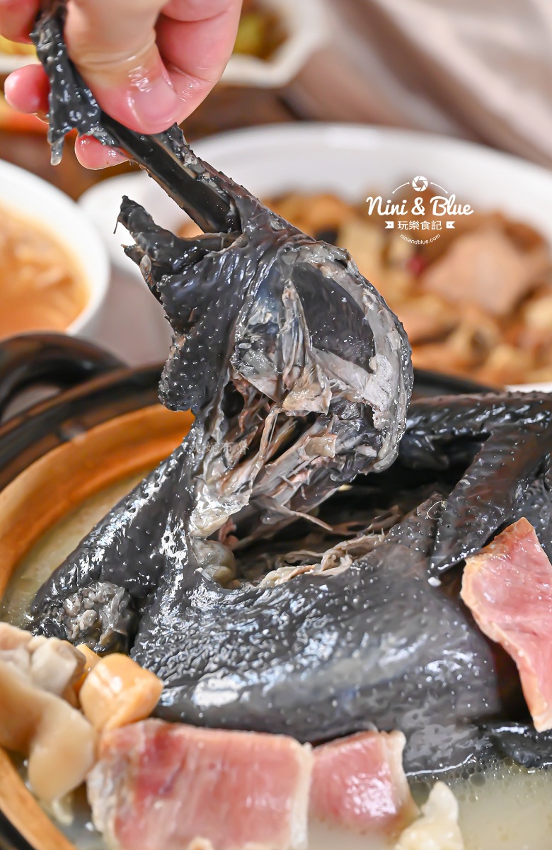 2026年冊子年菜 台中年菜 雞湯肉超嫩 2026年冊子年菜 台中年菜 雞湯肉超嫩