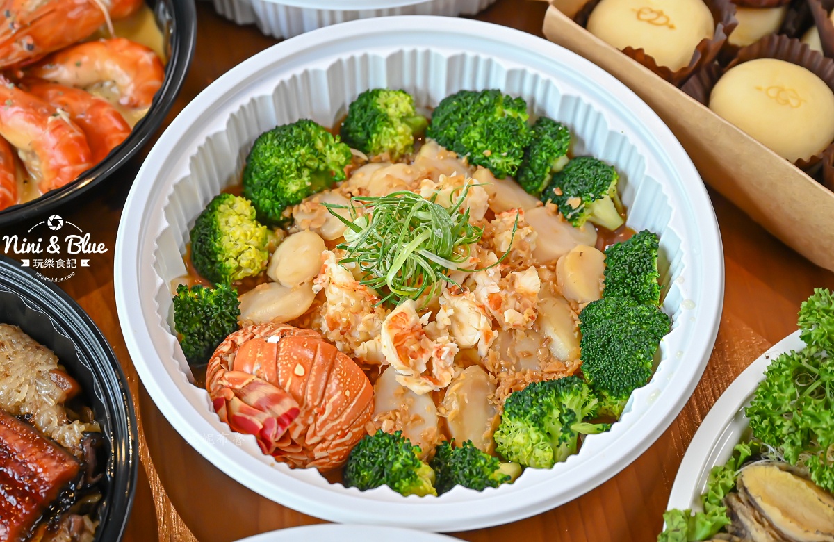 台中年菜鴻龍宴熱年菜外帶 龍蝦側面