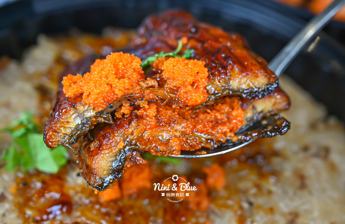 台中年菜鴻龍宴熱年菜外帶 鰻魚油飯的肉