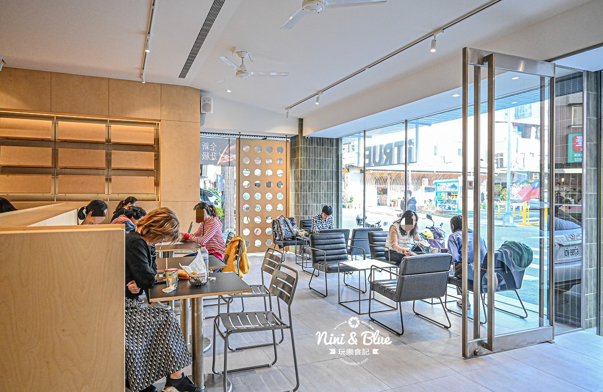 艾初早午餐模範店 勤美早餐 菜單 座位2