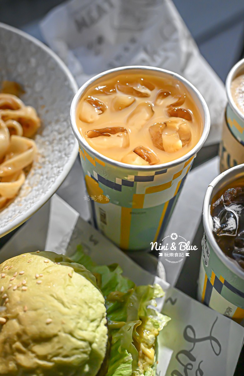 艾初早午餐模範店 勤美早餐 菜單 泰奶買一送一