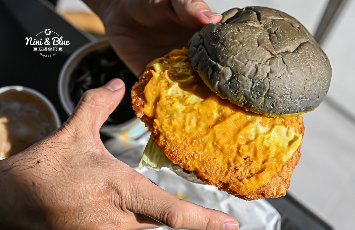 艾初早午餐模範店 勤美早餐 菜單 厚切豬排大小