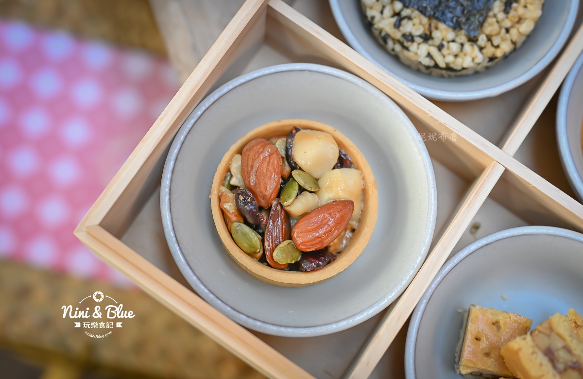 黑色小白兔 台中伴手禮 過年 酒漬柑橘 堅果塔