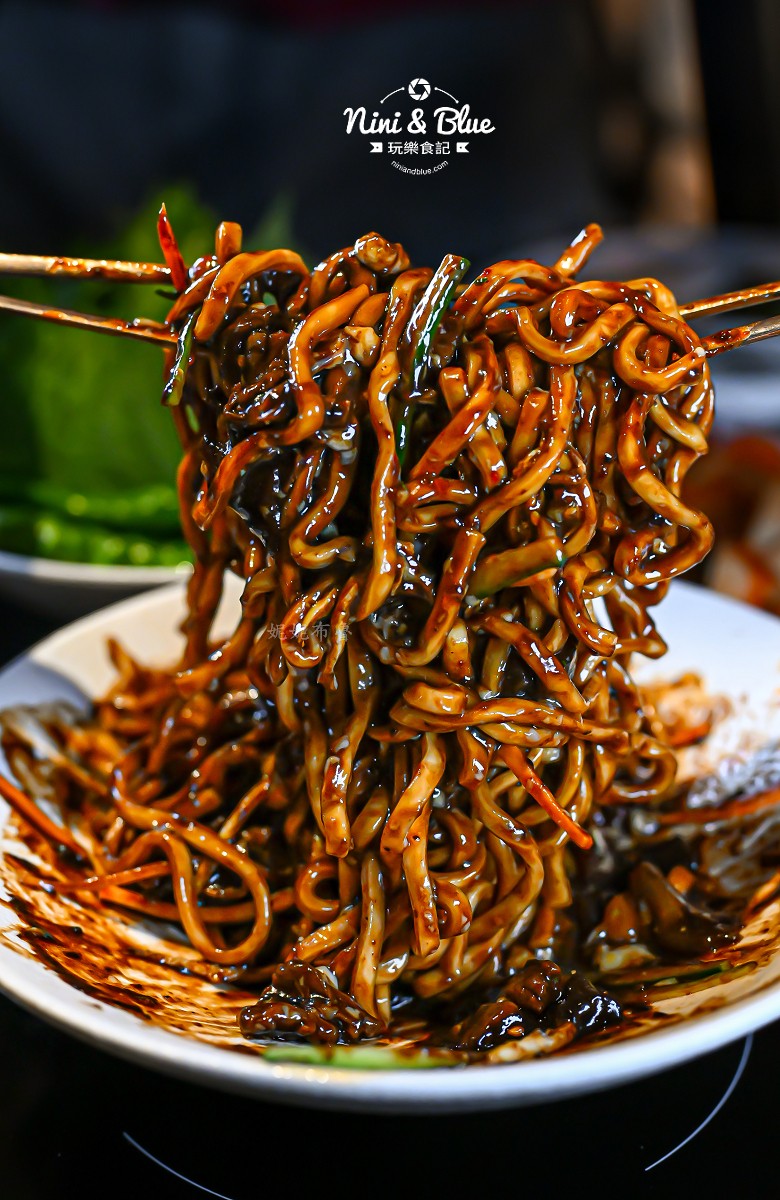 BAY Korean BBQ Club台中韓式燒肉 松露黑醬麵