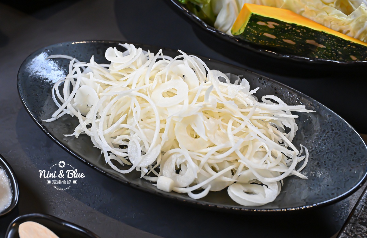 岩漿火鍋台中敦富停車 瀑布土豆絲 岩漿火鍋台中敦富停車 瀑布土豆絲