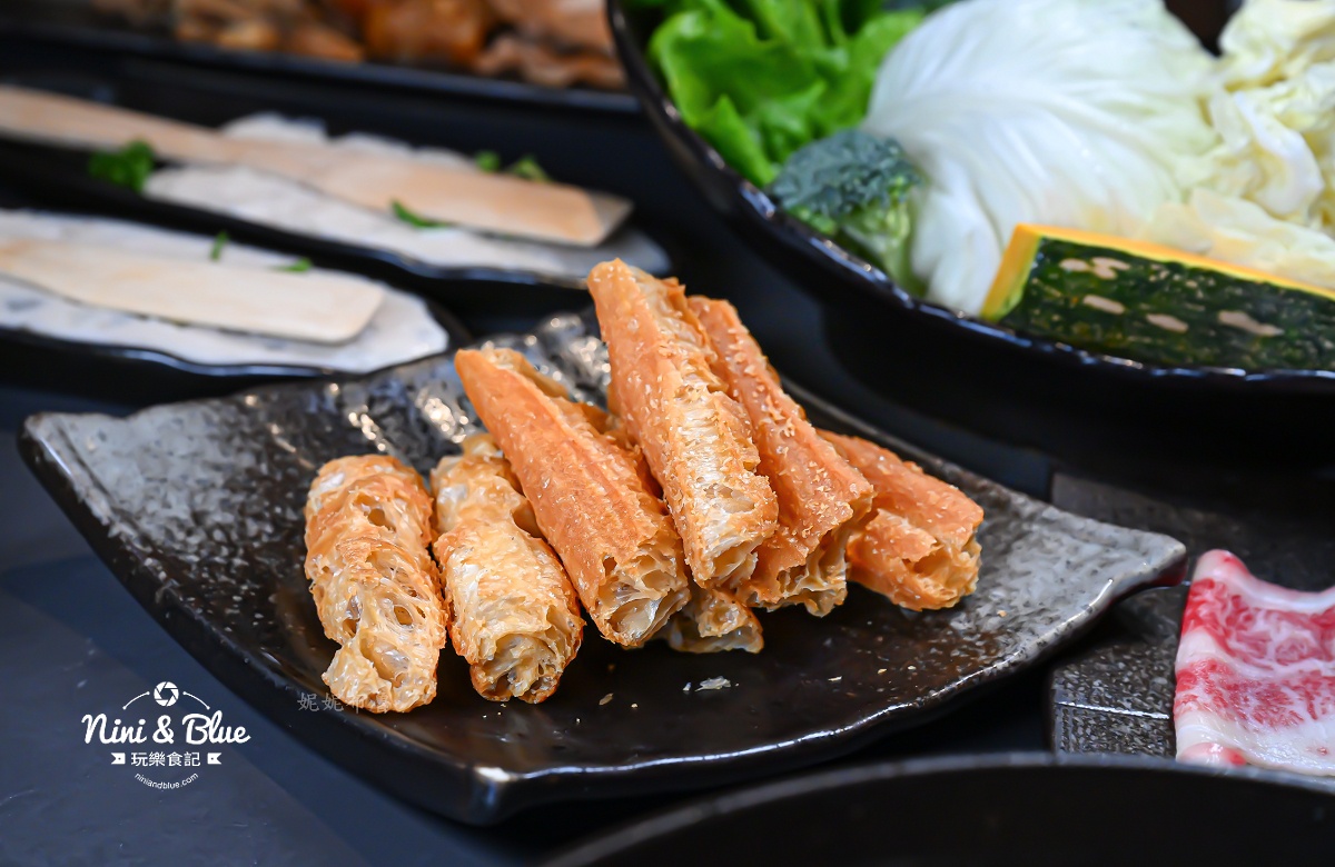 岩漿火鍋台中敦富停車 油條