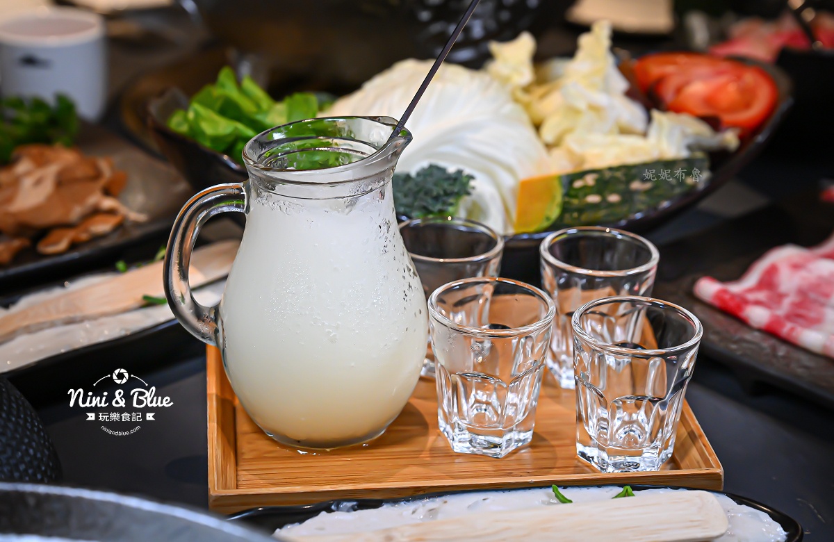 岩漿火鍋台中敦富停車 水蜜桃冰沙 岩漿火鍋台中敦富停車 水蜜桃冰沙