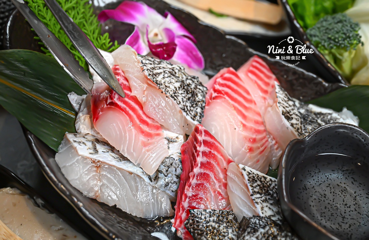 岩漿火鍋台中敦富停車 魚肉 岩漿火鍋台中敦富停車 魚肉