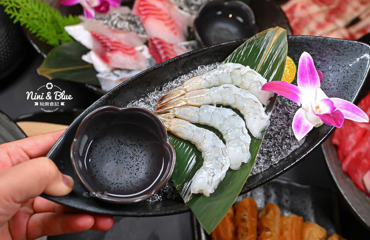 岩漿火鍋台中敦富停車 蝦仁 岩漿火鍋台中敦富停車 蝦仁