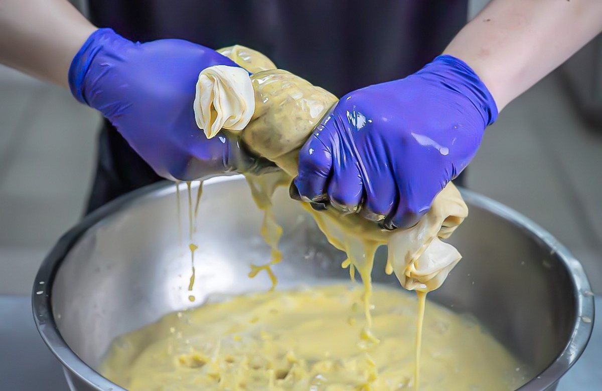 搶筷純薑汁黃金薑母鴨 宅配年菜價格 擰薑汁