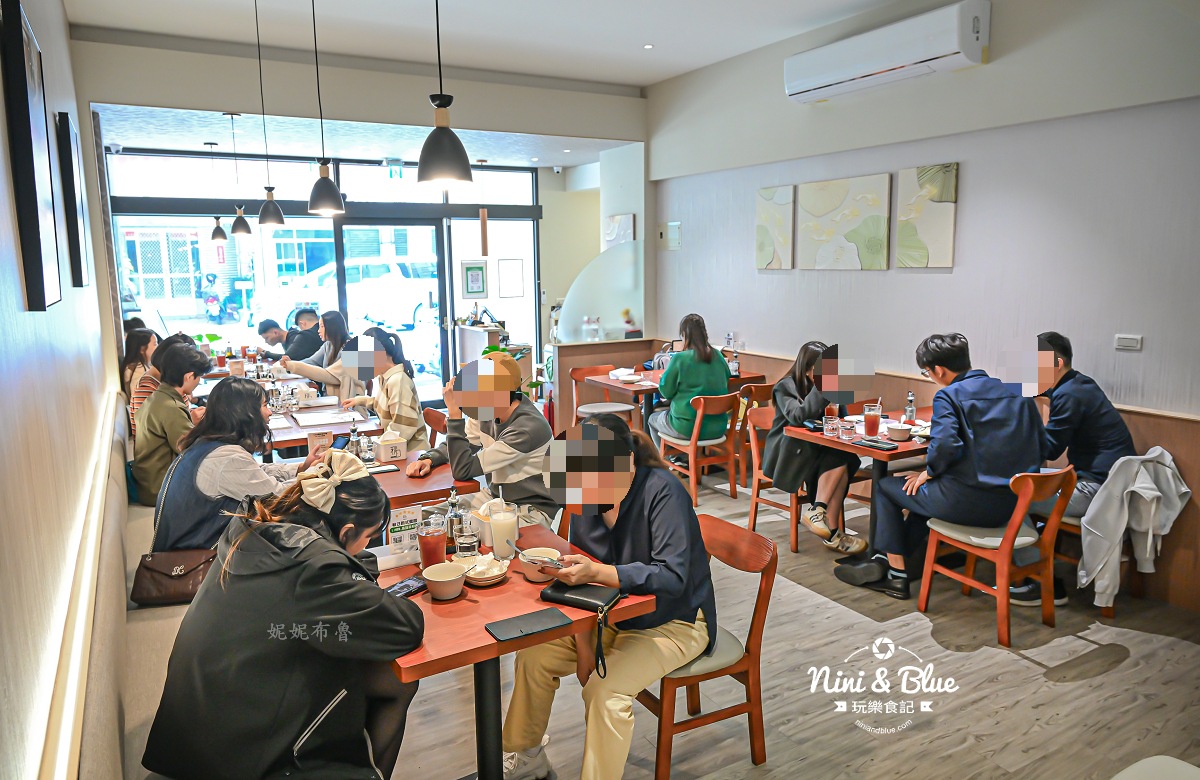 秋日義式餐館 人潮