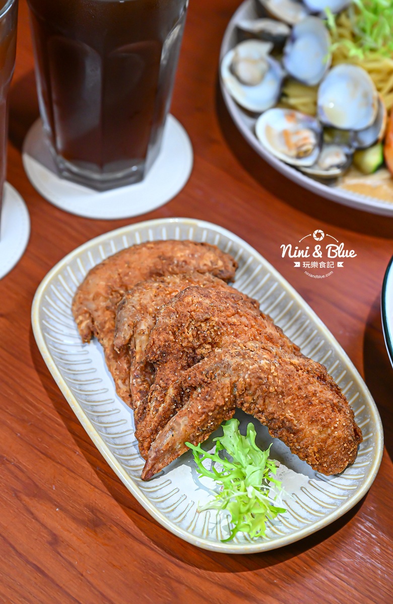 秋日義式餐館 香草雞翅