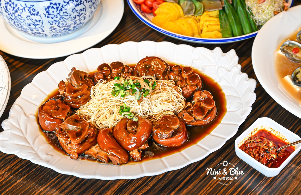 范頭家 圓桌合菜 台中 停車 豬腳麵線辣椒