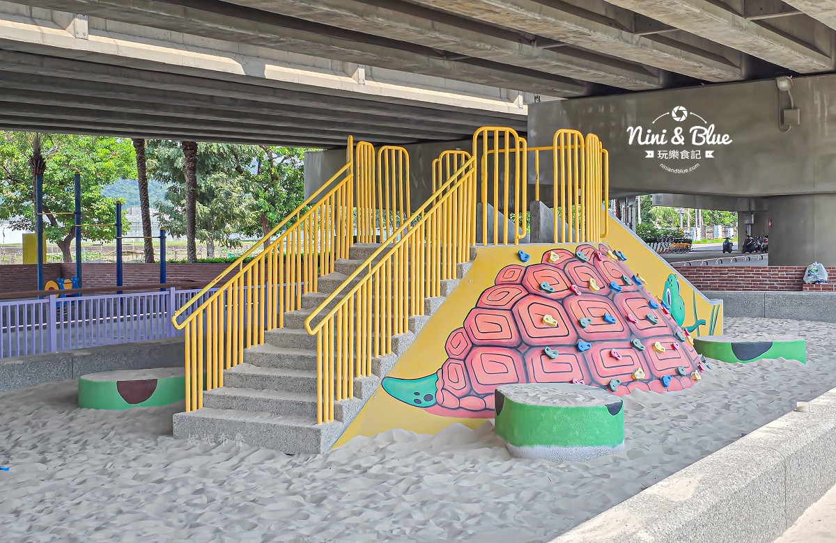 台中霧峰烏龜交通公園 豐正兒童05