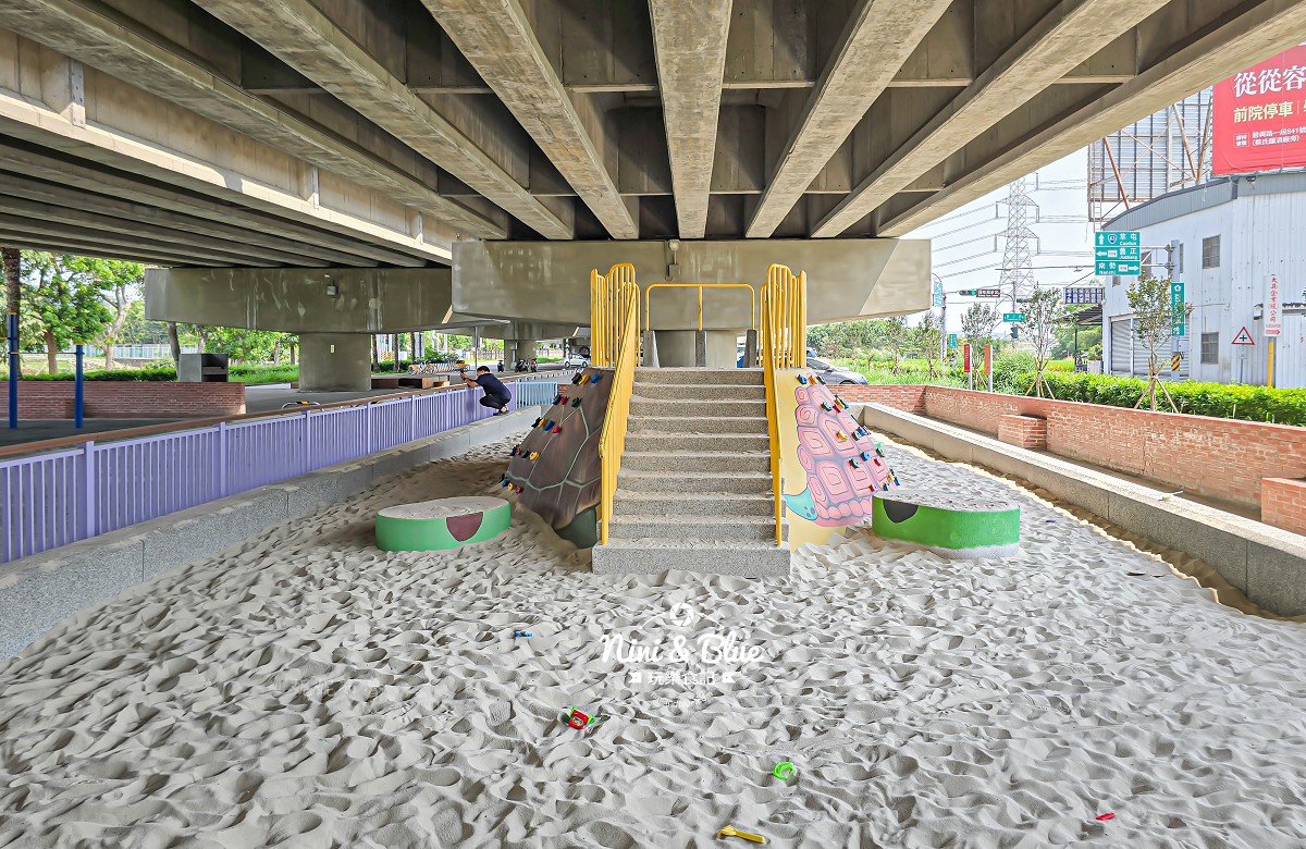 台中霧峰烏龜交通公園 豐正兒童06