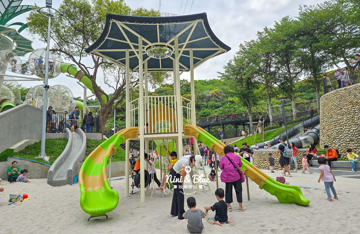 鰲峰山公園谷溜遊戲場台中公園05
