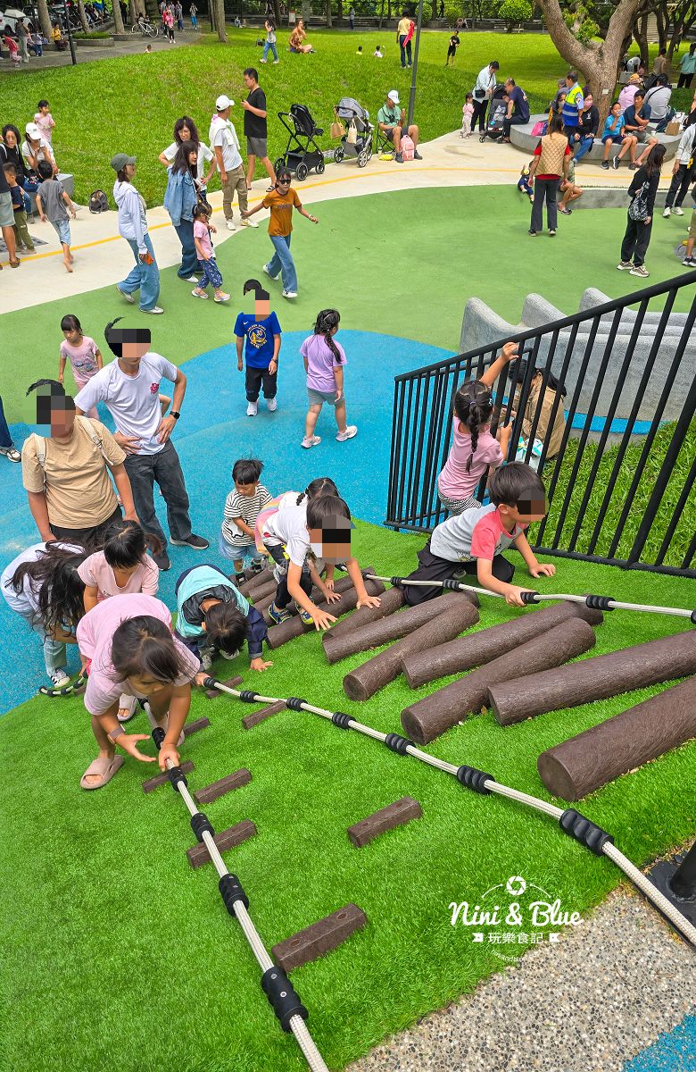 鰲峰山公園谷溜遊戲場台中公園15