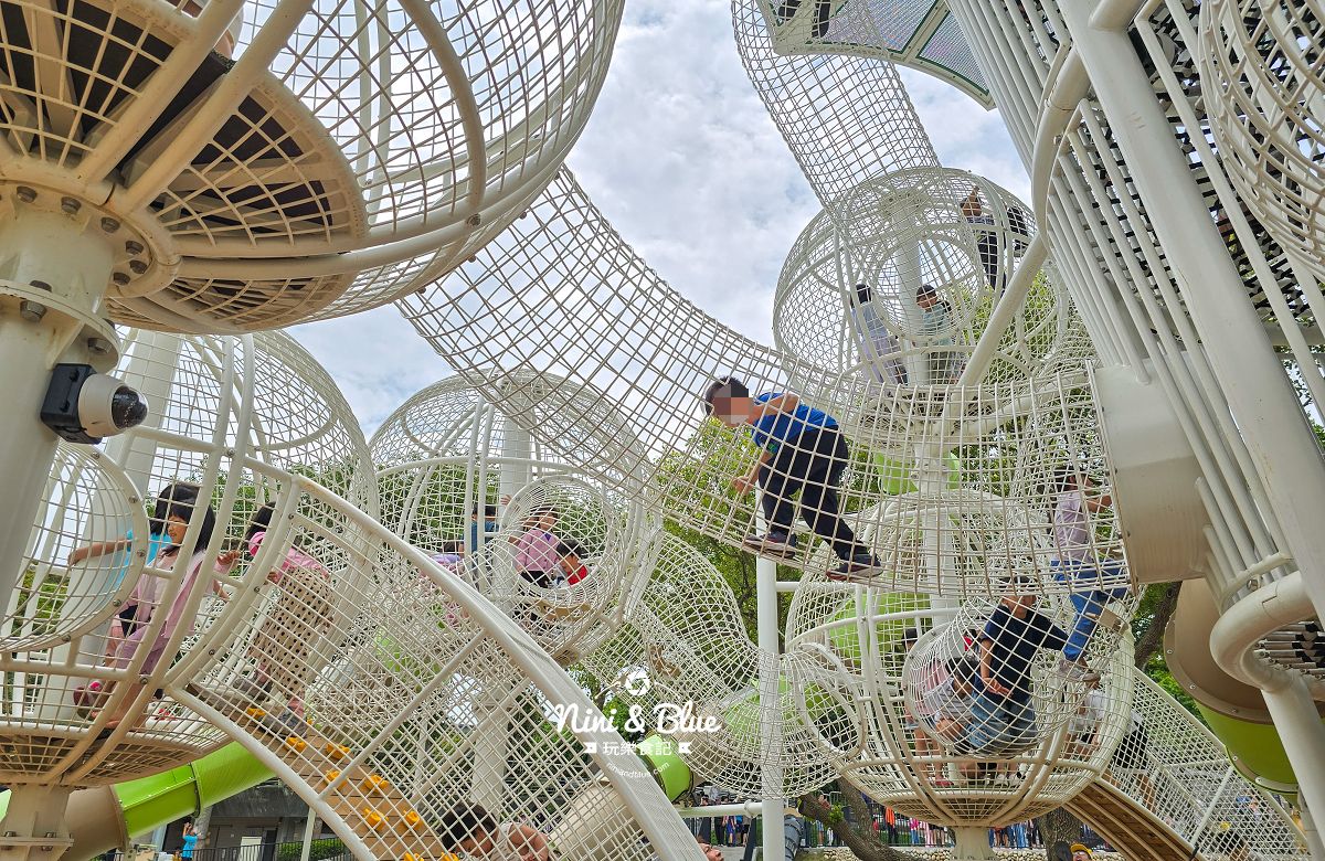 鰲峰山公園谷溜遊戲場台中公園17