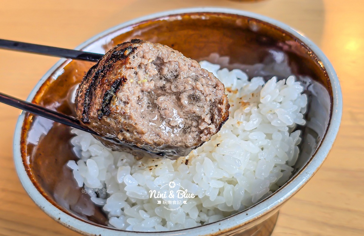 挽肉と米台中公益路 肉汁