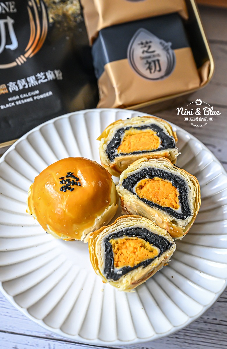 芝初8倍細黑芝麻Q潤蛋黃酥禮盒 早鳥優惠 蛋黃酥剖面