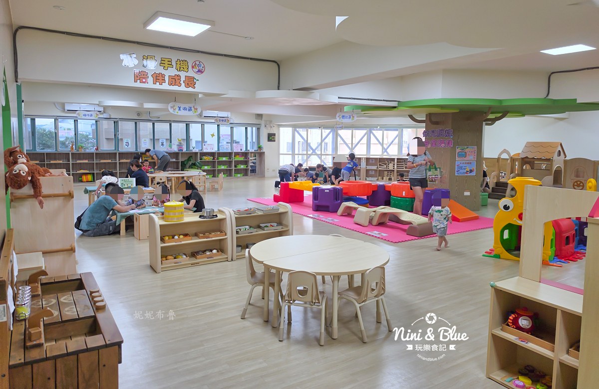 台中沙鹿親子館》0～6歲免費親子室內遊樂場，雨天避暑景點，可借書租玩具 @Nini and Blue 玩樂食記