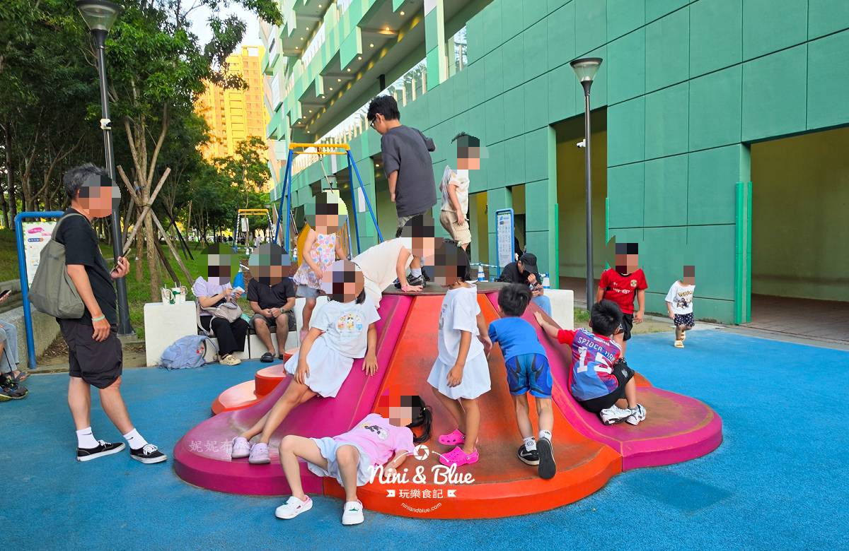 LaLaport 小不點山丘兒童遊戲區小型遊具