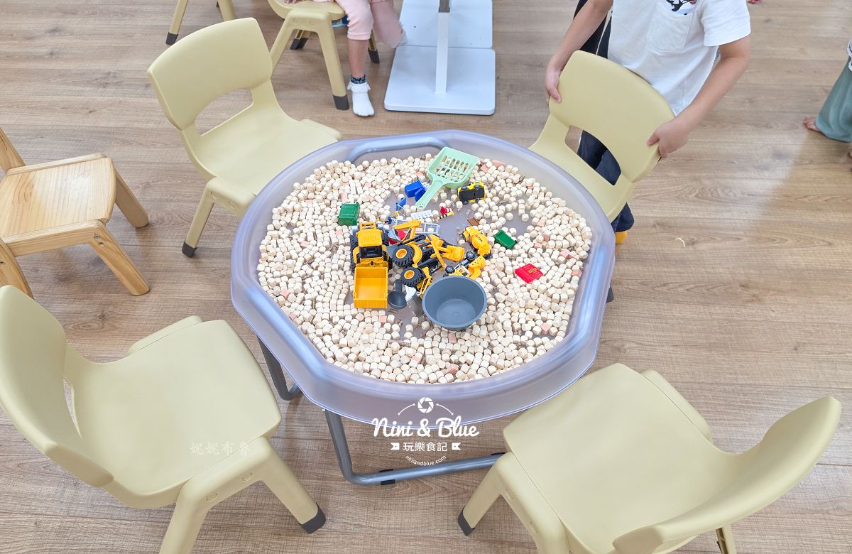 台中西區親子館 遊具