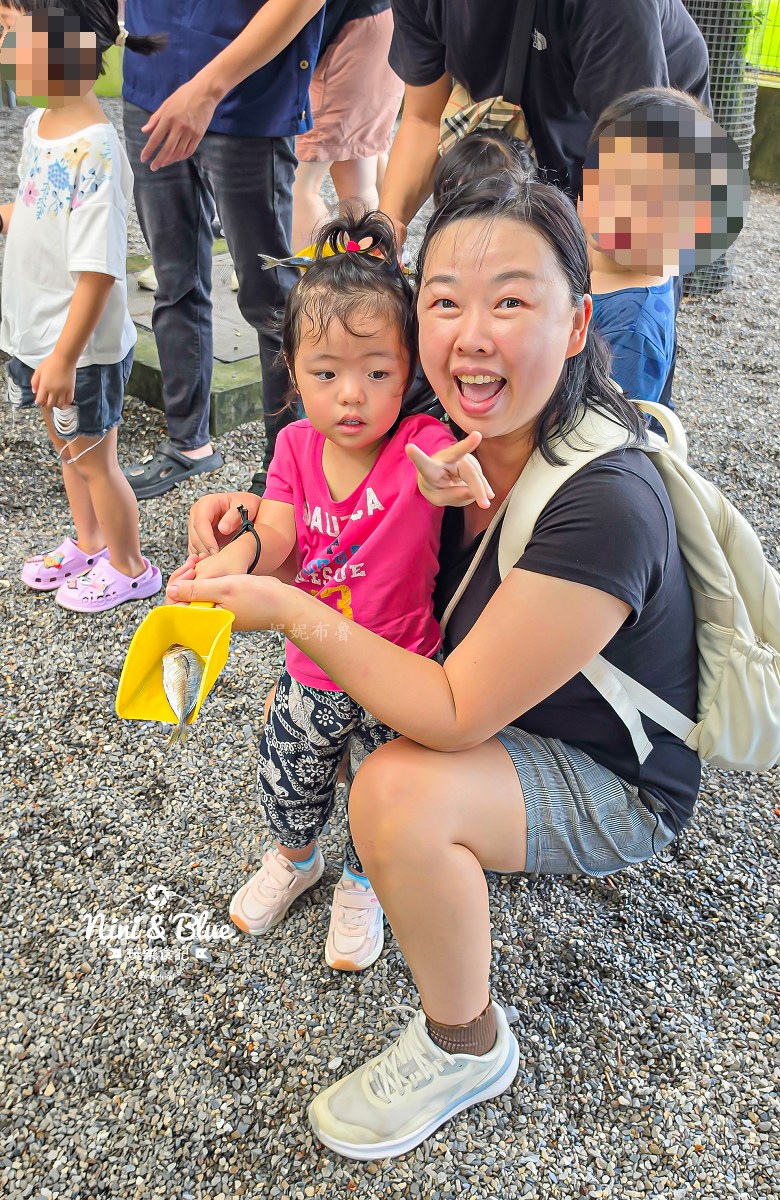 宜蘭九九峰狐狸村餵動物 餵鵜鶘