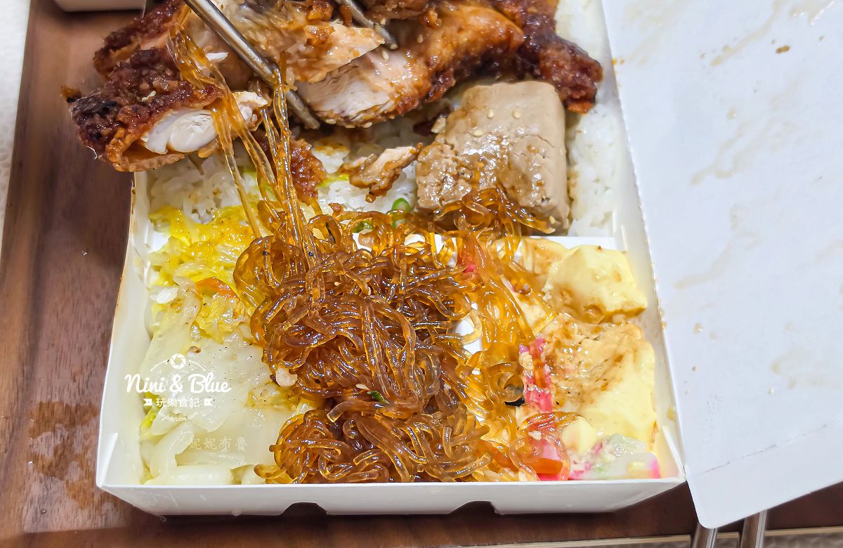 成大器烤肉飯配菜