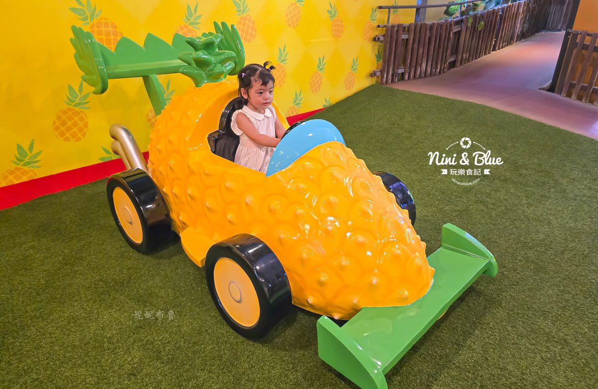 名護鳳梨園 沖繩親子 鳳梨跑車
