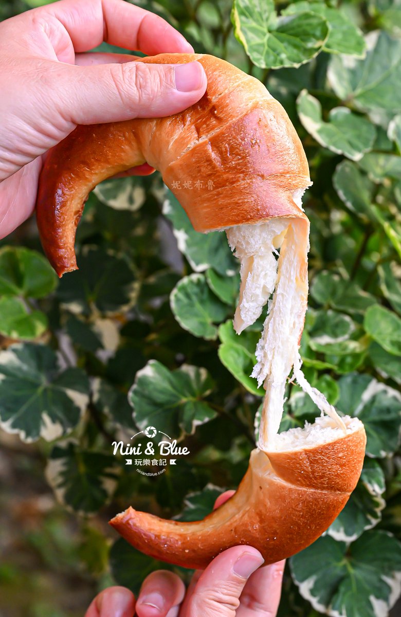 多米烘焙 月亮鹽可頌 麵團鬆軟度