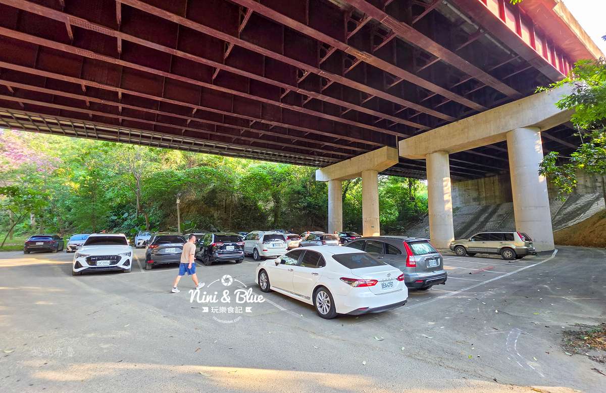 日月山景休閒農場彰化親子景點 橋下停車場