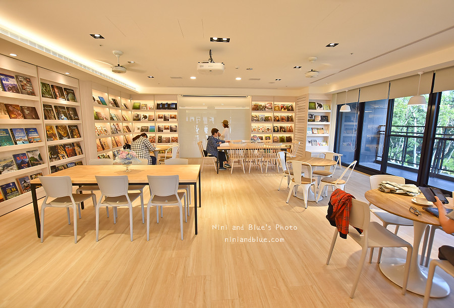 台中益品書屋 不限時10