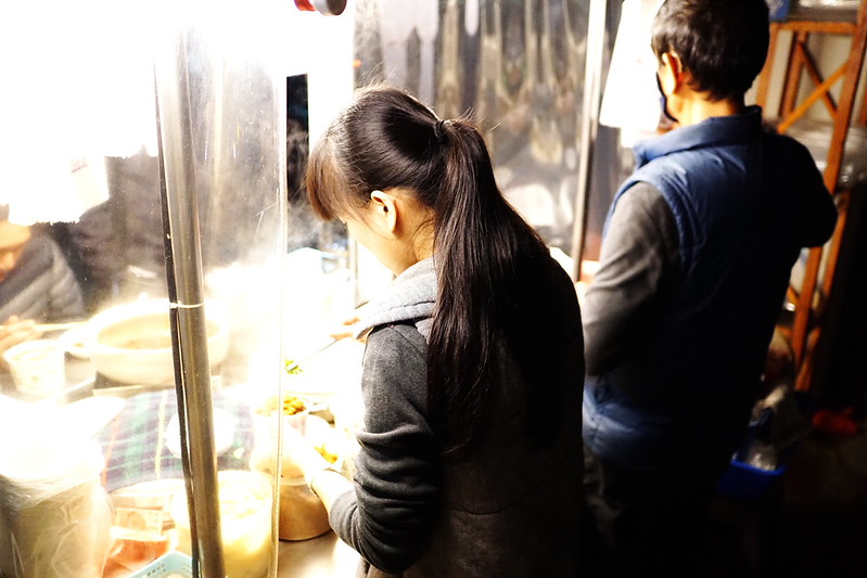 【台中豐原】在地人推薦深夜美食『無名滷肉飯』-無名宵夜阿姨滷肉飯|在地飄香十幾年的深夜美味|豐原深夜食堂 @Nini and Blue 玩樂食記 DSC01151