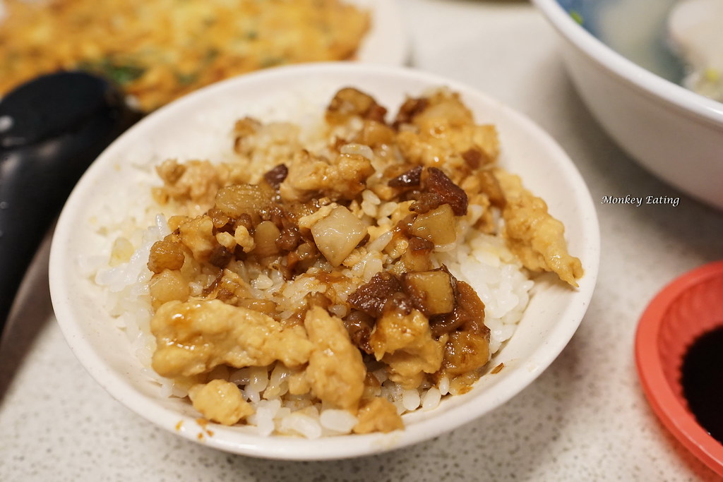 【台中豐原】『余-豐原在地鮮魚湯』-物美價廉隱藏美味|新鮮虱目魚專賣|無刺魚肚湯、低脂魚肉飯 @Nini and Blue 玩樂食記 DSC00031