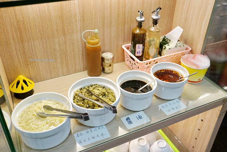 【台中豐原】在地超人氣排隊湯包『立麒鮮肉湯包』。用餐時間一位難求|皮Q彈餡爆汁|豐原水源路美食 @Nini and Blue 玩樂食記 DSC02815