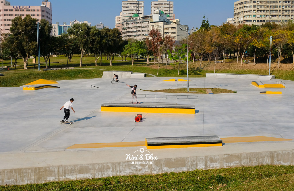 å°ä¸­ååä¸­æ­£å¬åæ»æ¿å ´.å°ä¸­å¬å25