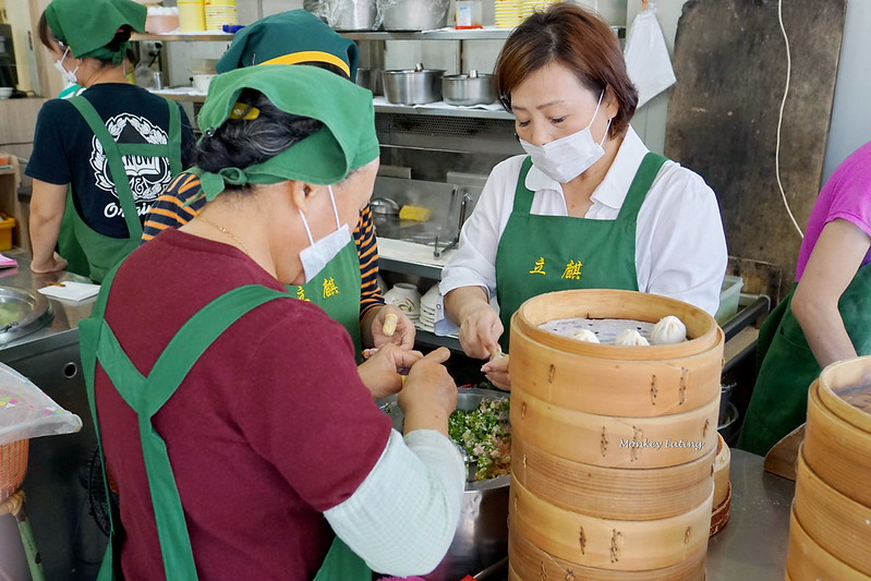 【台中豐原】在地超人氣排隊湯包『立麒鮮肉湯包』。用餐時間一位難求|皮Q彈餡爆汁|豐原水源路美食 @Nini and Blue 玩樂食記 DSC02856