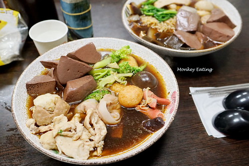 台中大雅小吃| 麵香大腸麵線,超狂 浮誇系美食推薦,大胃王挑戰邪惡三寶大碗公麵線 @Nini and Blue 玩樂食記 DSC04894